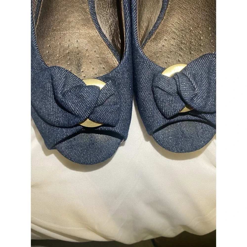 Clarks‎ Artisan Women's 7 Blue Denim Bow Ballet Flats Peep Toe Shoes - Picture 3 of 6